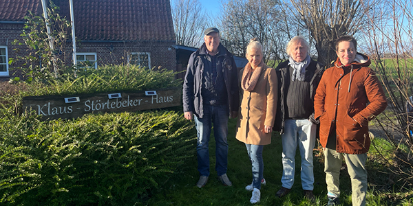 vor dem Klaus Störtebecker Haus